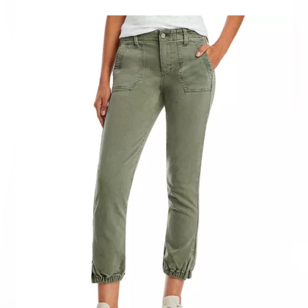 PAIGE
Mayslie Cropped Jogger Pants